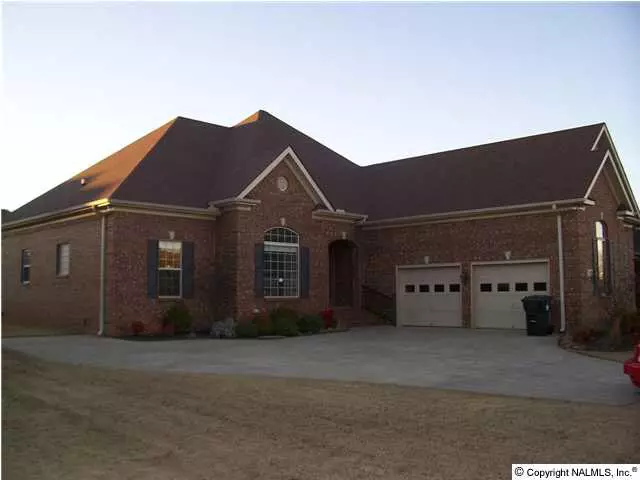 Athens, AL 35611,17493 Carillon Drive