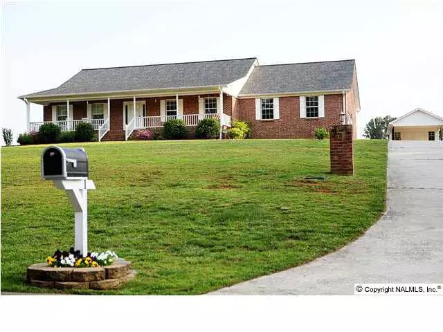 521 Pine Needle Trace, Guntersville, AL 35976