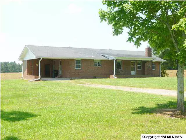 395 SE Smith Road, Eva, AL 35621