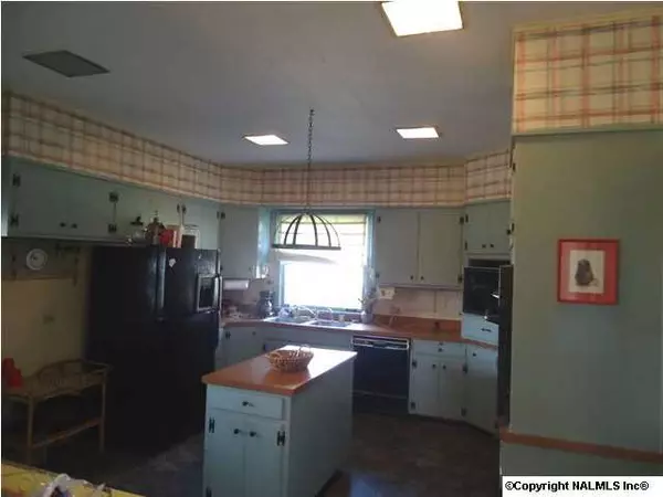 Albertville, AL 35950,511 East Main Street