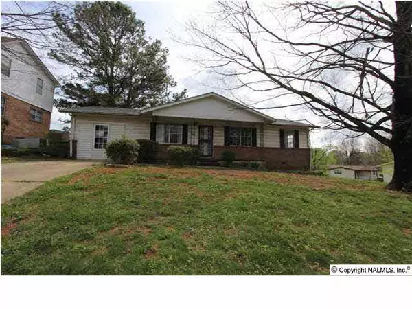 637 Laurel Drive, Huntsville, AL 35811