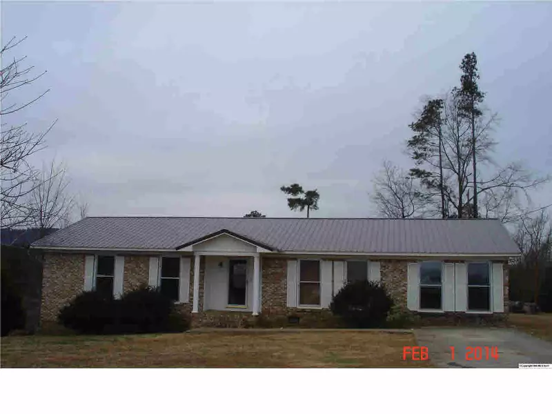 3004 Oakwood Drive, Guntersville, AL 35976