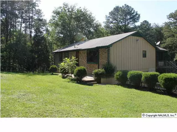 3916 Lyndale Drive, Fort Payne, AL 35968