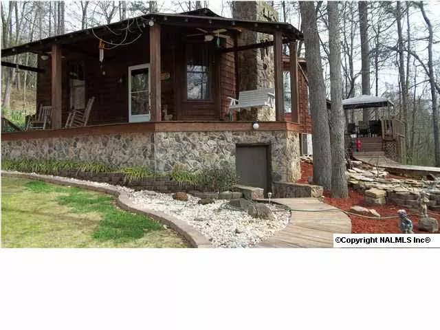 170 Smith Lane, Guntersville, AL 35976