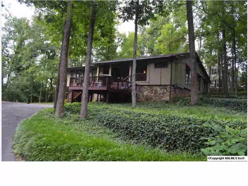 2200 Hickory Hills Drive, Guntersville, AL 35976