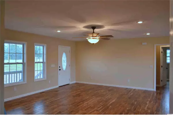 Rainsville, AL 35986,66 Maci Lane