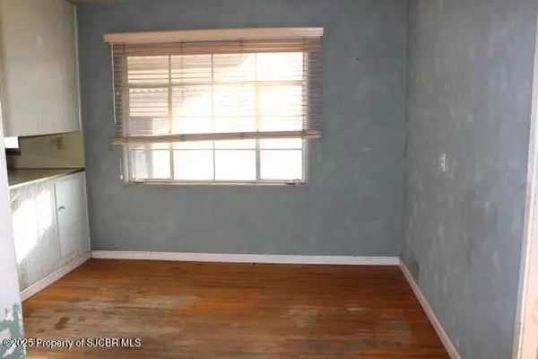 Farmington, NM 87401,1204 WALL