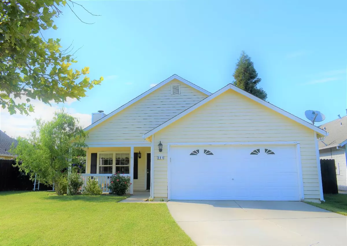Winters, CA 95694,301 White Oak LN