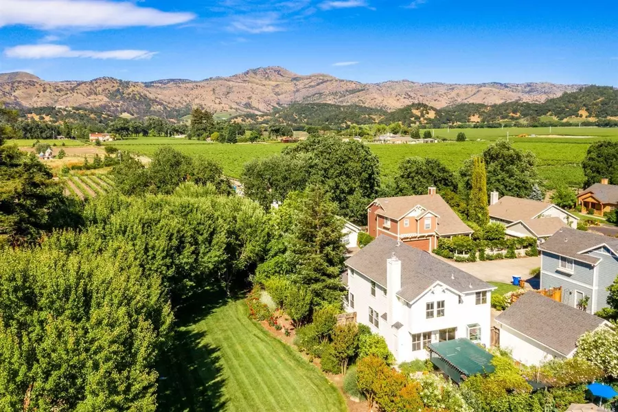 8 Forrester LN, Yountville, CA 94599