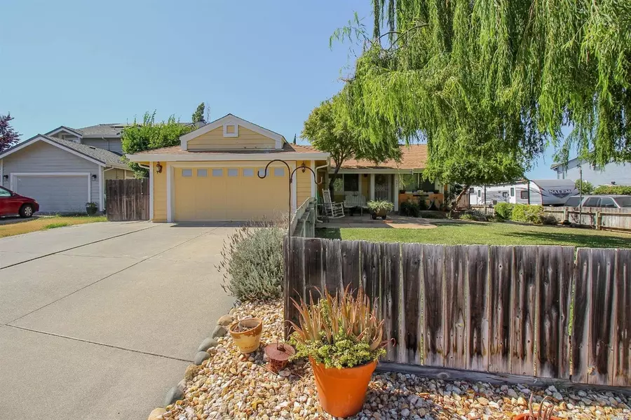 525 Tipperary DR, Vacaville, CA 95688