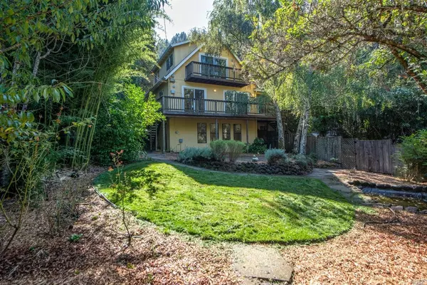 1 Buckeye CIR, Woodacre, CA 94973