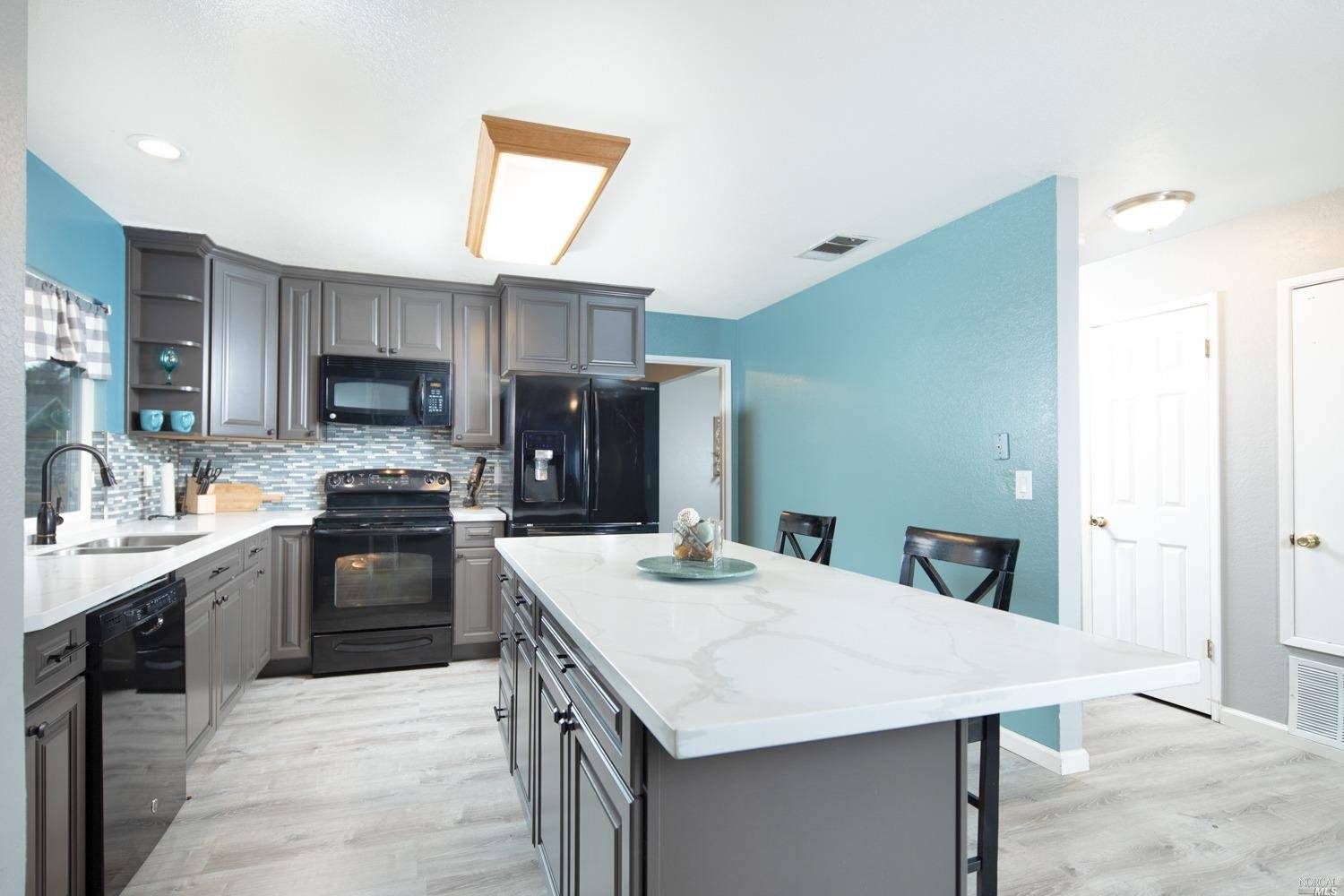 1150 Weyand WAY, Dixon, CA 95620