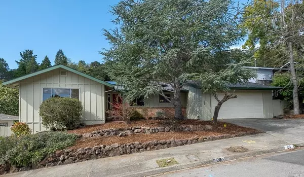 23 Oak Tree LN, Fairfax, CA 94930