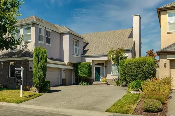 2147 Falcon Ridge DR, Petaluma, CA 94954