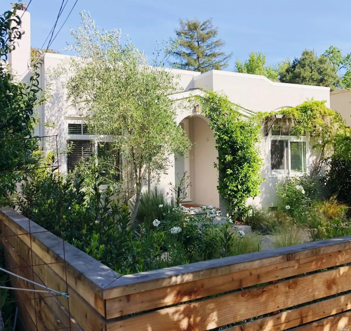 Petaluma, CA 94952,609 E ST