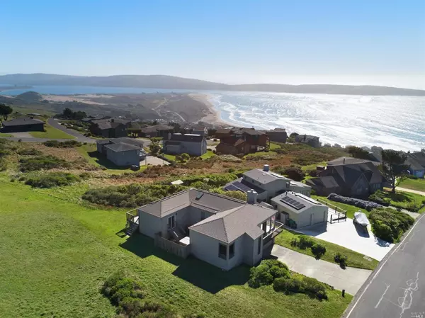 15 Kona LN, Dillon Beach, CA 94929