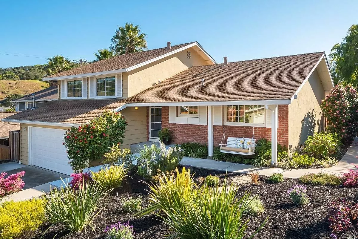 San Rafael, CA 94903,506 Cedar Hill DR
