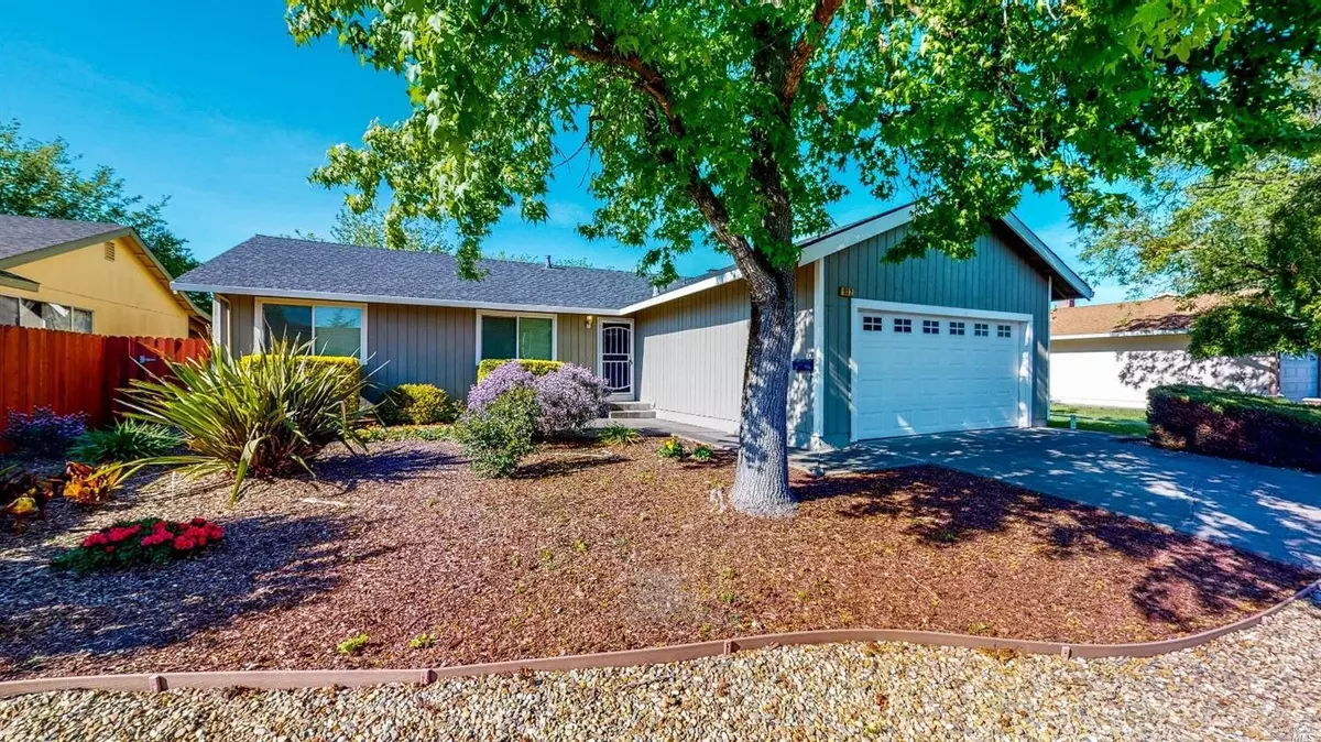 Rohnert Park, CA 94928,932 Eleanor AVE