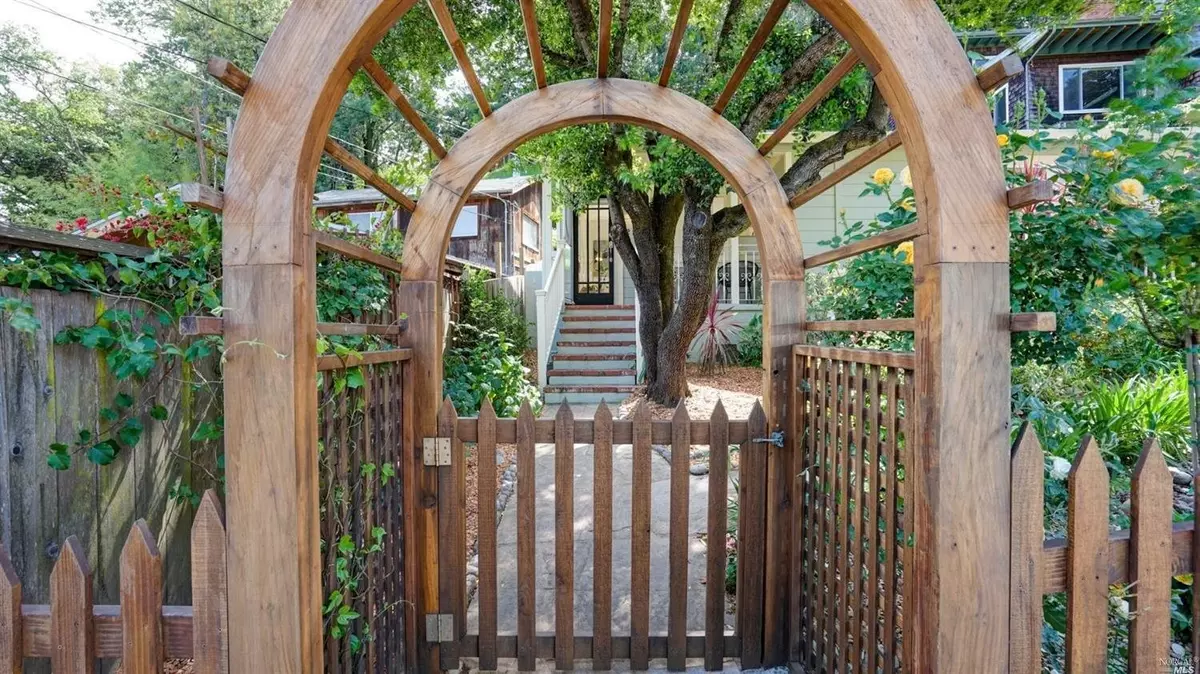 San Anselmo, CA 94960,21 Rosemont AVE