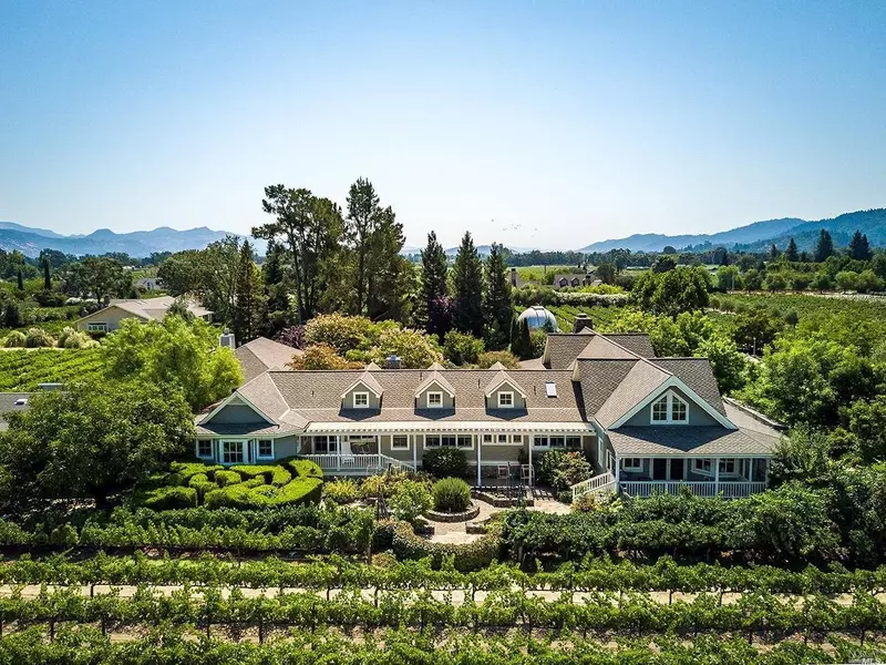 1500 Zinfandel LN, St. Helena, CA 94574