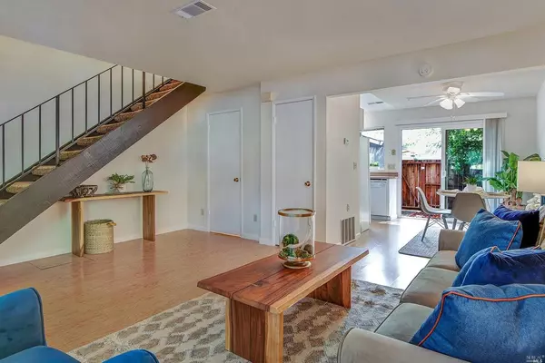 1425 Gold WAY, Rohnert Park, CA 94928