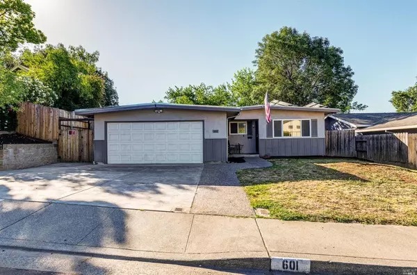 601 Trinity DR, Vacaville, CA 95687