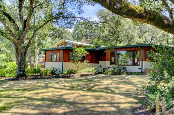 1131 Schuman LN, Petaluma, CA 94952