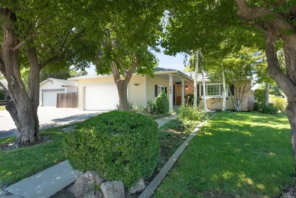 595 Sawyer CT, Dixon, CA 95620