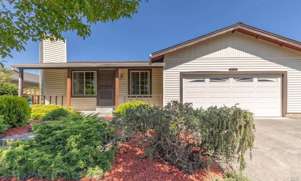 516 Squirrel CT, Santa Rosa, CA 95401