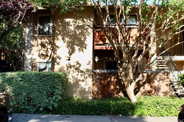 672 Arcadia DR, Vacaville, CA 95687