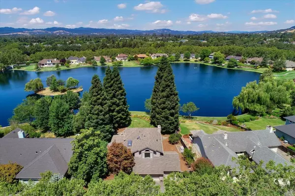 9394 Lakewood DR, Windsor, CA 95492