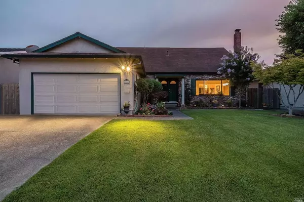 822 Louise DR, Petaluma, CA 94954