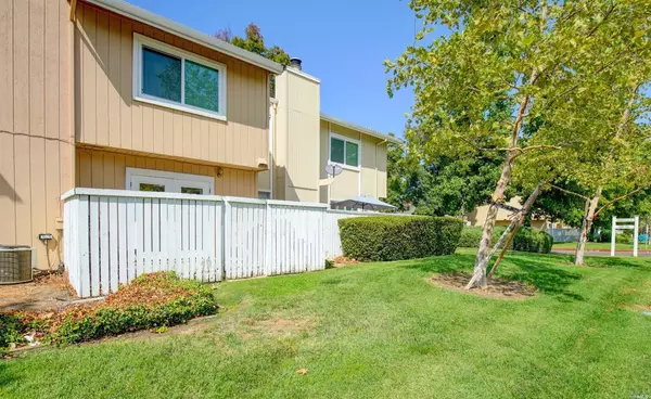 130 Arcadia DR, Vacaville, CA 95687