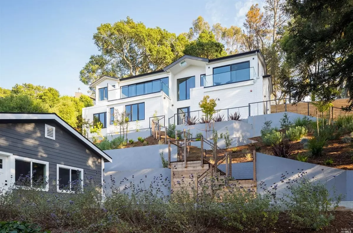 Sausalito, CA 94965,2 Crecienta DR