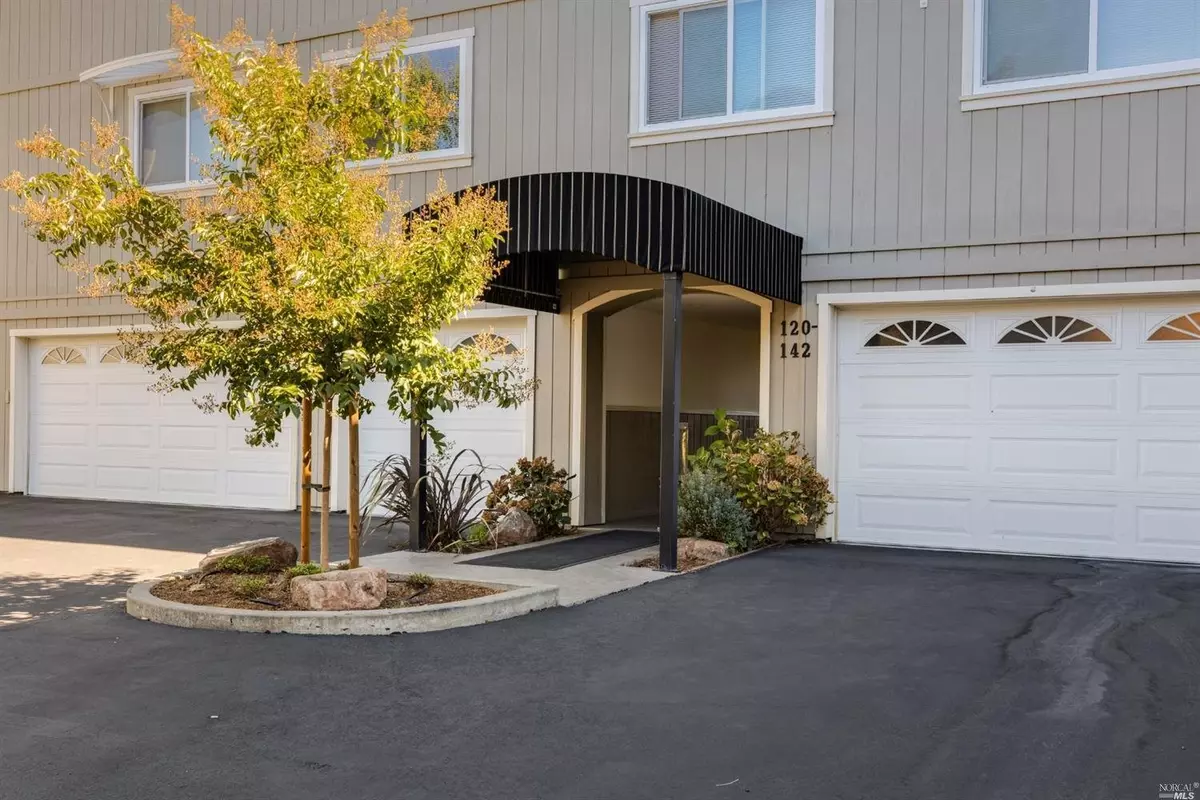 Petaluma, CA 94952,114 Cherry ST