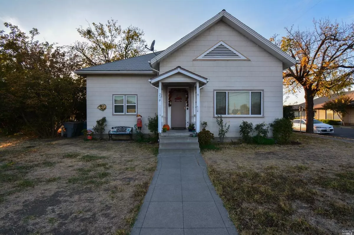 Dixon, CA 95620,210 S 1st ST