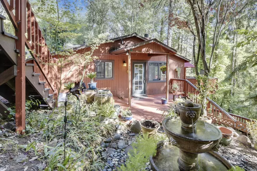 15735 Morningside DR, Guerneville, CA 95446