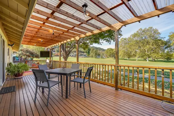 90 Oak Island PL, Santa Rosa, CA 95409