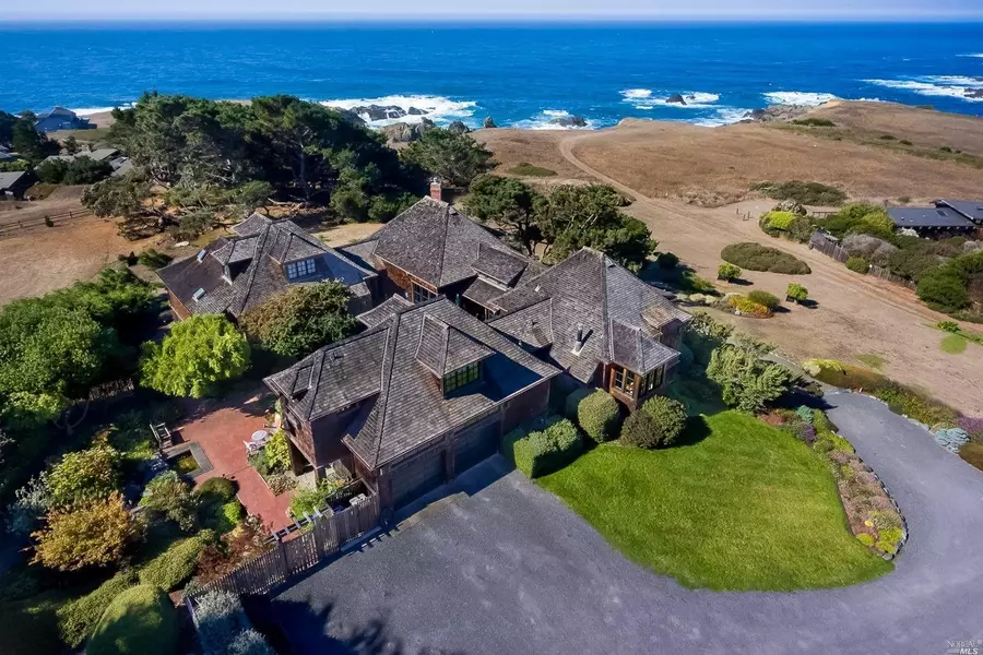 45451 Drifters Reef RD, Mendocino, CA 95460