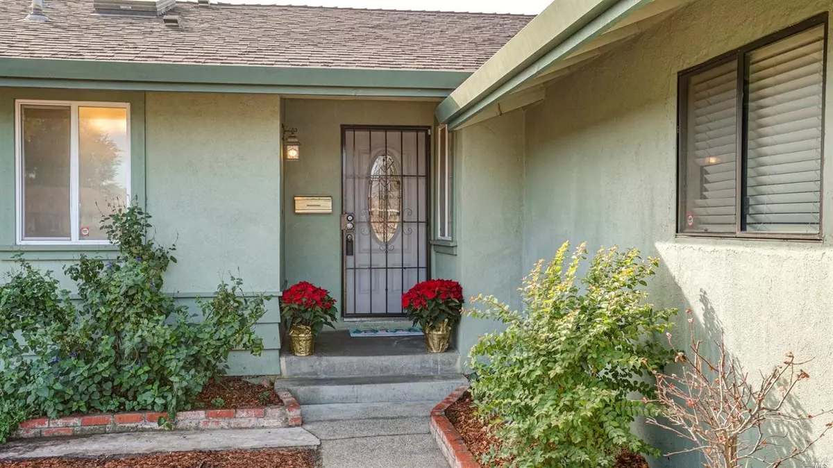 Petaluma, CA 94954,17 Lombardi CT