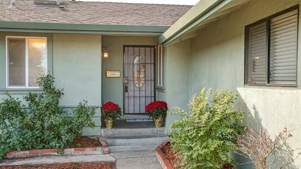 17 Lombardi CT, Petaluma, CA 94954