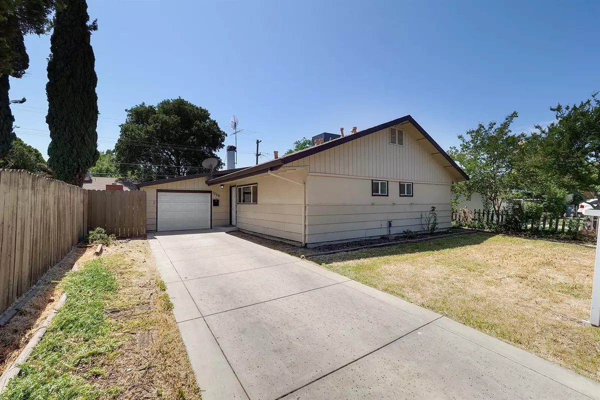 West Sacramento, CA 95605,1229 Anna ST