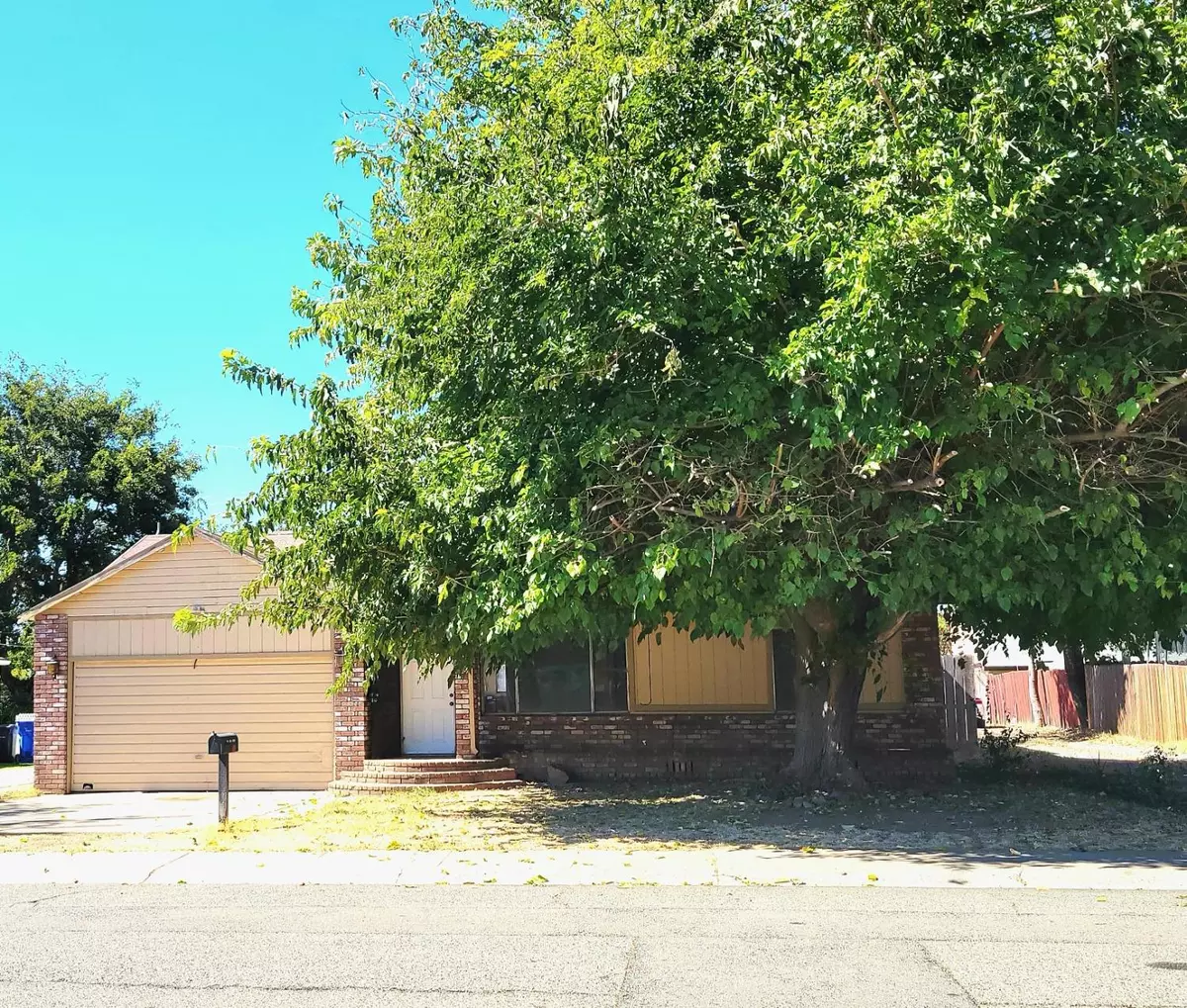 Galt, CA 95632,408 Maple ST