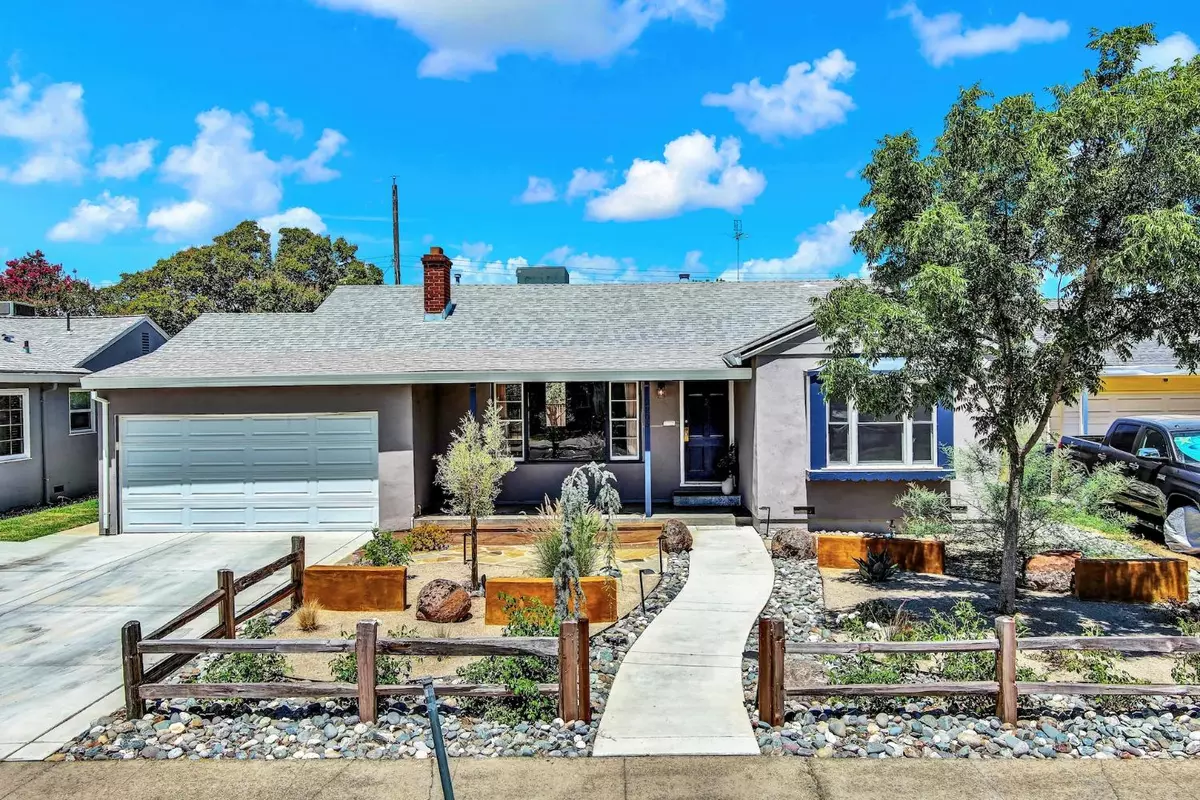 Sacramento, CA 95822,2205 Meer WAY