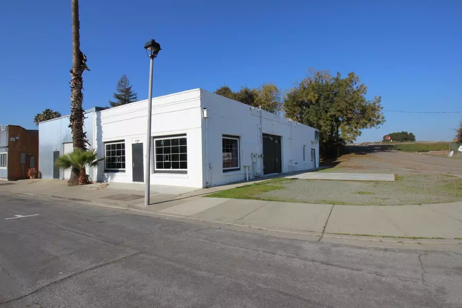 61 Main ST, Isleton, CA 95641