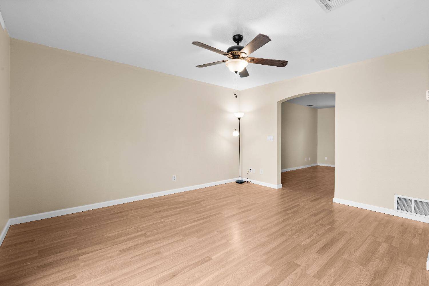 Rancho Cordova, CA 95670,2209 Baywater LN