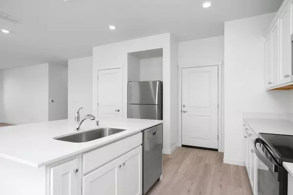 Patterson, CA 95363,833 Chatham LN