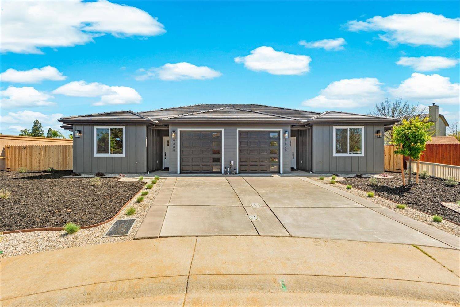 Sacramento, CA 95829,9878 Alphonse CT #9880