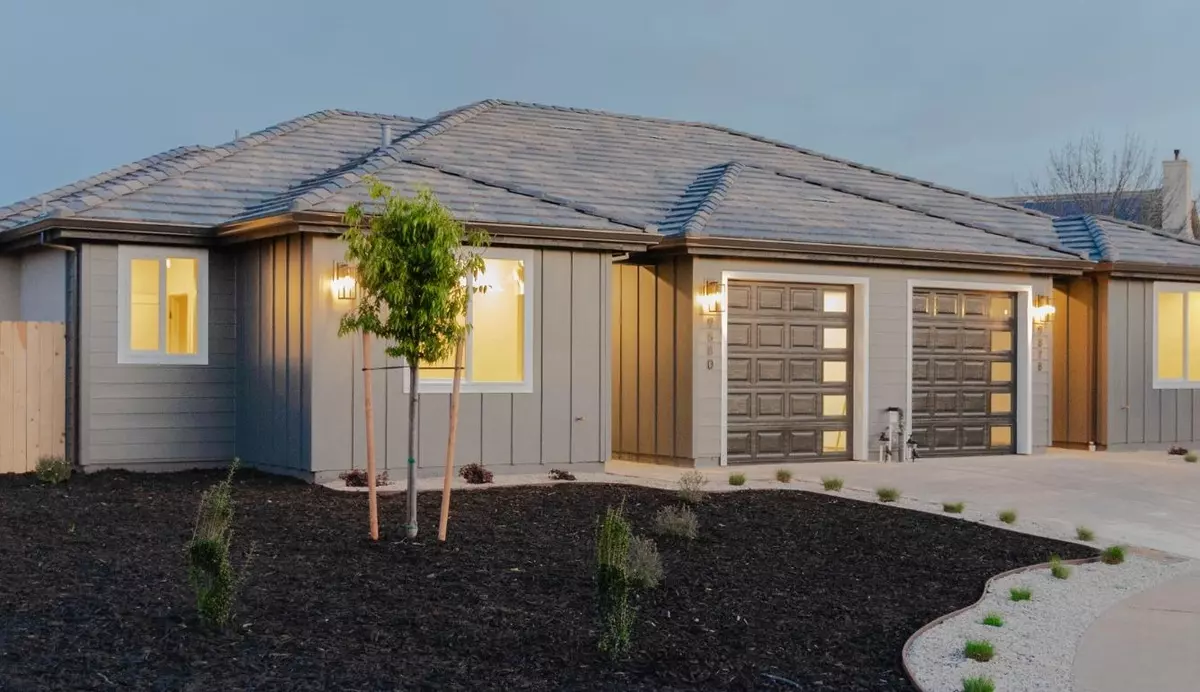 Sacramento, CA 95829,9878 Alphonse CT #9880