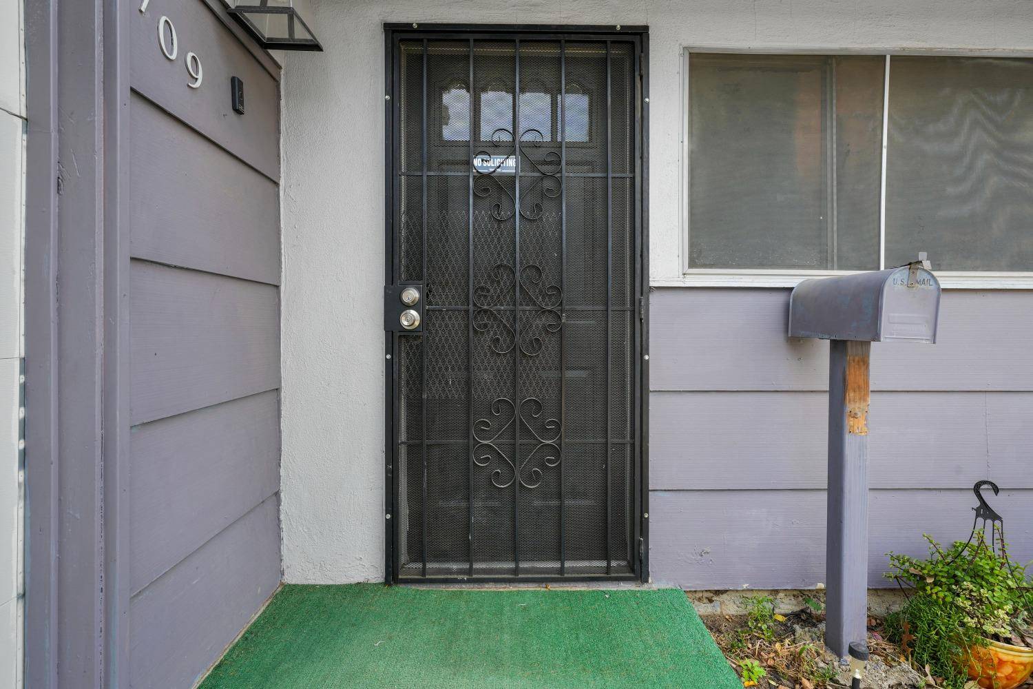 West Sacramento, CA 95605,709 Todhunter AVE